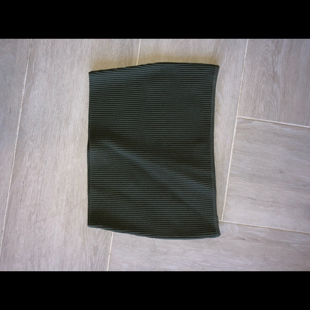 Olive green ribbed tube top / LA HEARTS